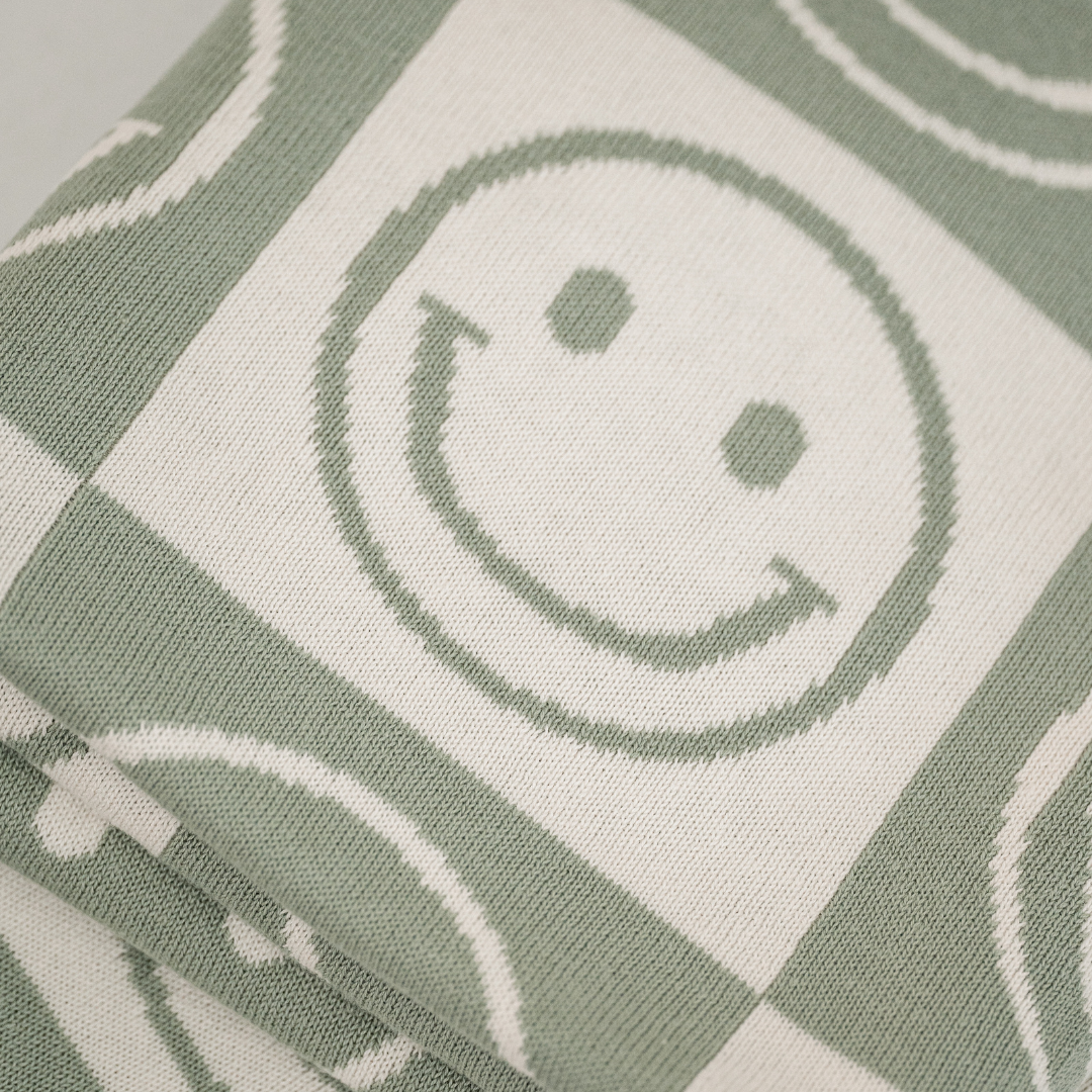 Smiley Knit Blanket: Latte/Coconut Milk