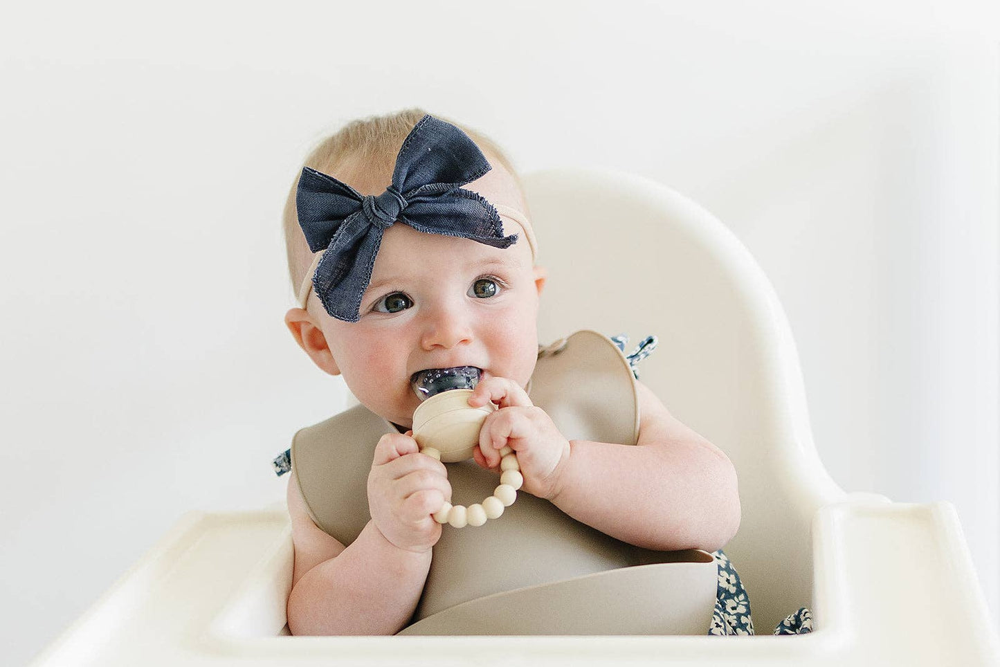 Pacifier Feeder: Sand