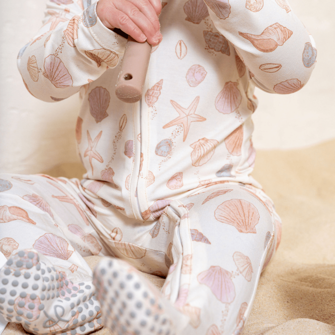 Shellebrations 2-way Zip Footie