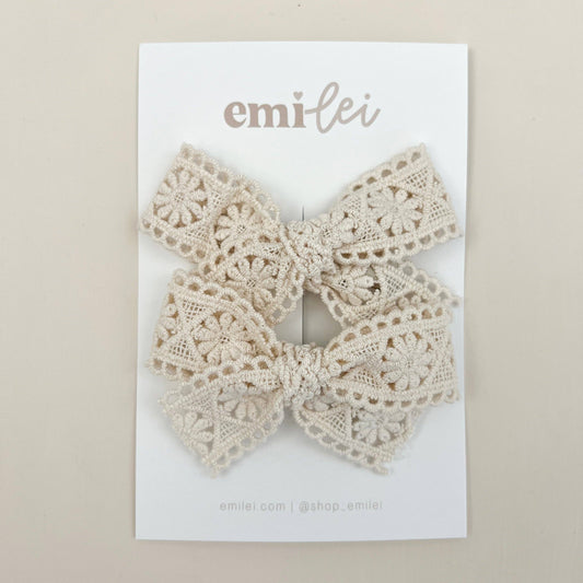 Pigtail Detail Bow Clips